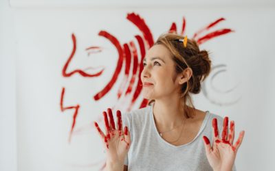 Est-ce que l’art-thérapie s’adresse aussi aux adultes ?